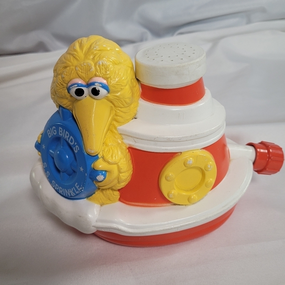 Vintage 80's Hasbro Big Bird S.S. Sprinkle Child's Water Sprinkler Muppets